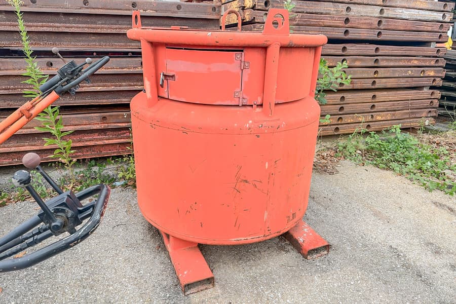 Materialbehälter
